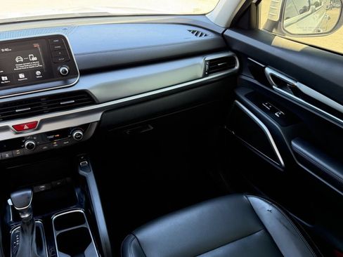 Used 2020 Kia Telluride S FWD image 16
