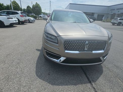 Used 2019 Lincoln Nautilus Select w/ Cargo Utility Package FWD image 9
