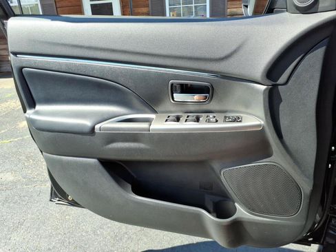 Used 2022 Mitsubishi Outlander Sport SE FWD image 14