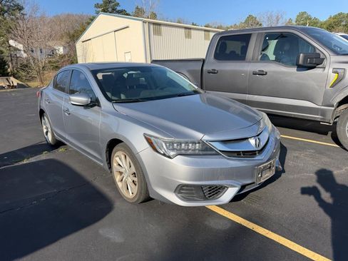 Used 2016 Acura ILX image 2