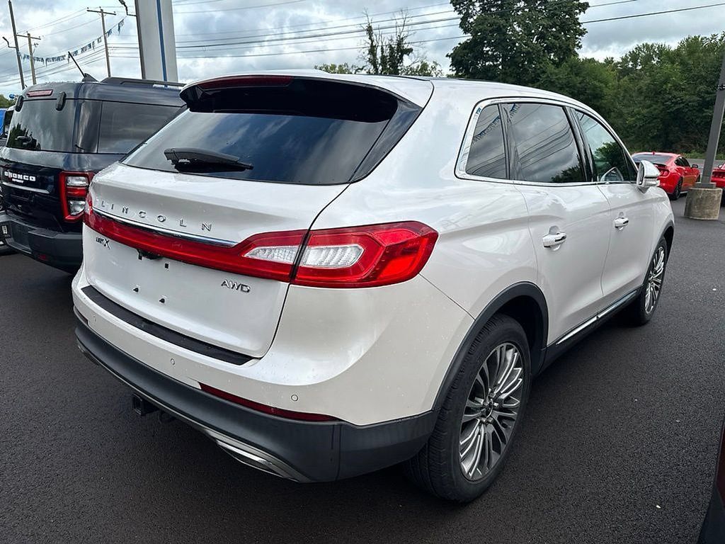 Used 2016 Lincoln MKX Reserve AWD/4WD image 2
