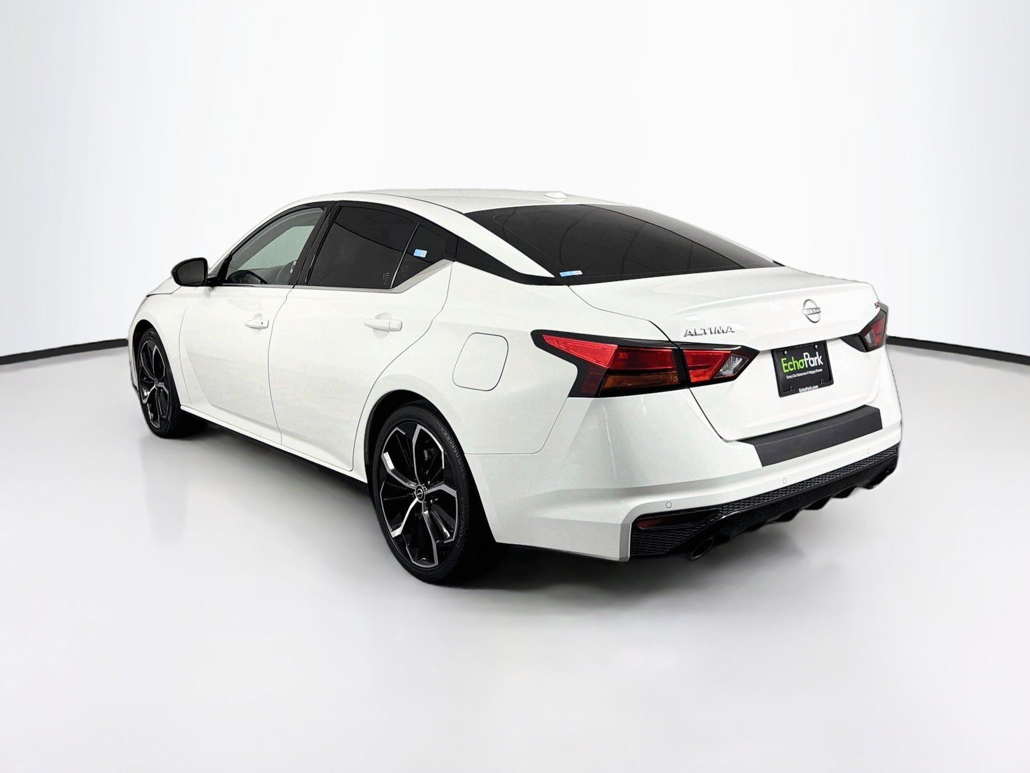 Used 2023 Nissan Altima 2.5 SR FWD image 5