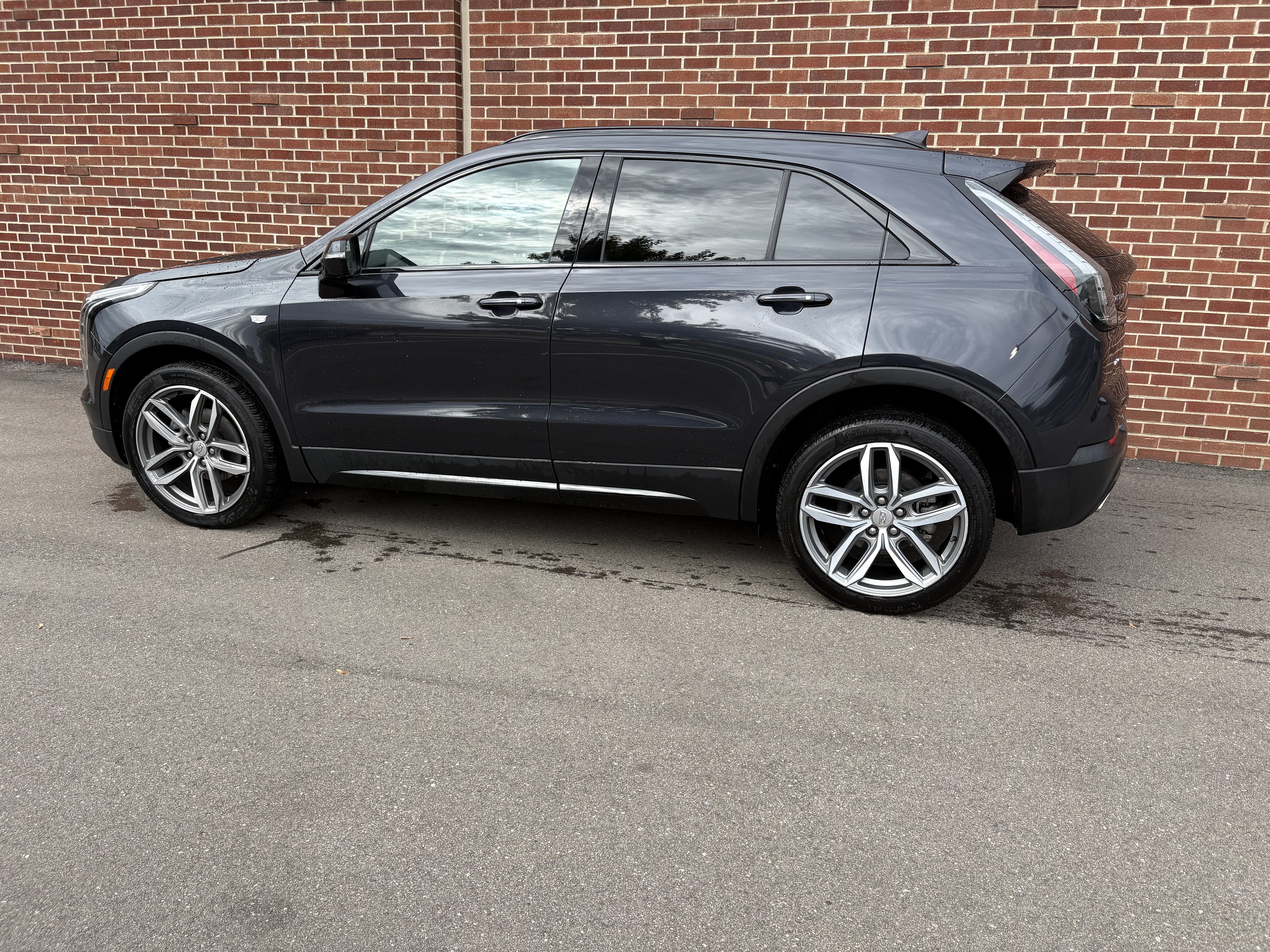 Used 2023 Cadillac XT4 Sport AWD/4WD image 2