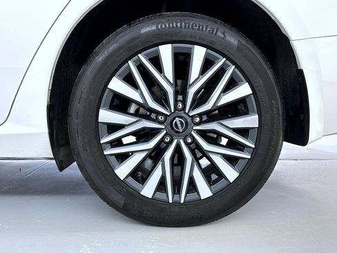 Used 2024 Nissan Altima 2.5 SV AWD/4WD image 23