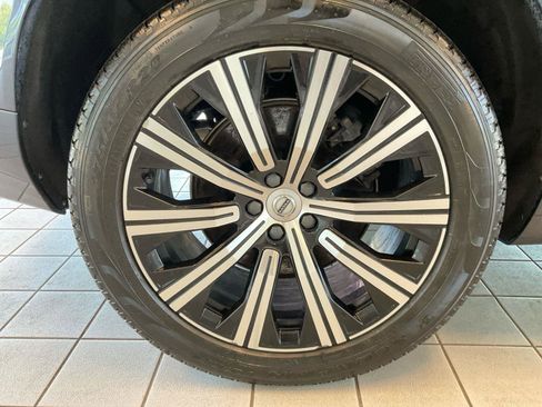 Certified 2023 Volvo XC90 B5 Core w/ Climate Package AWD/4WD image 16