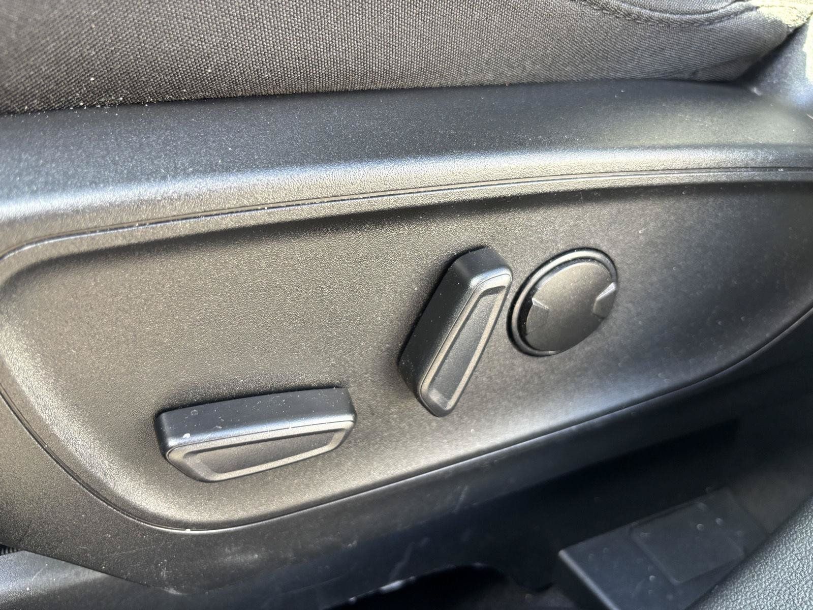 Used 2023 Ford Escape Active AWD/4WD image 17