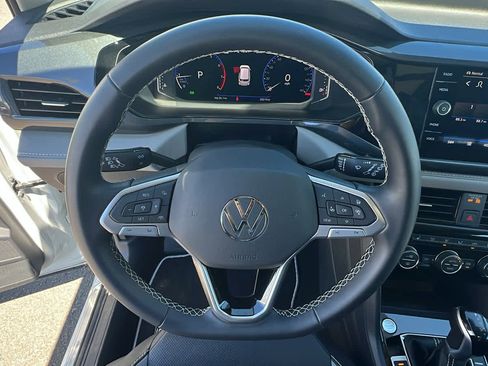 Used 2023 Volkswagen Taos SEL image 18