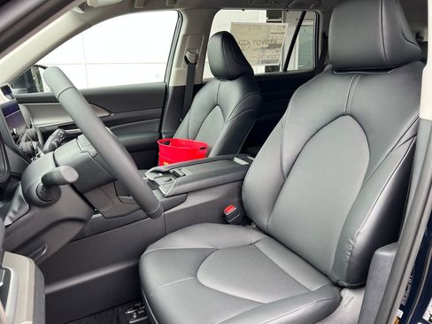 New 2026 Toyota Grand Highlander AWD Hybrid image 19