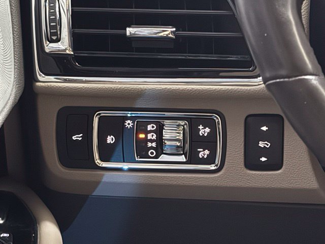 Used 2024 Lincoln Navigator Reserve AWD/4WD image 14