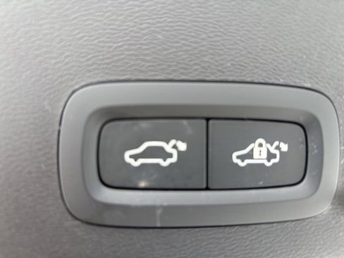 Used 2020 Volvo XC40 T5 Momentum w/ Protection Package Premier image 50