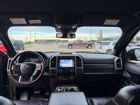 Used 2018 Ford Expedition XLT w/ Equipment Group 202A RWD image 22