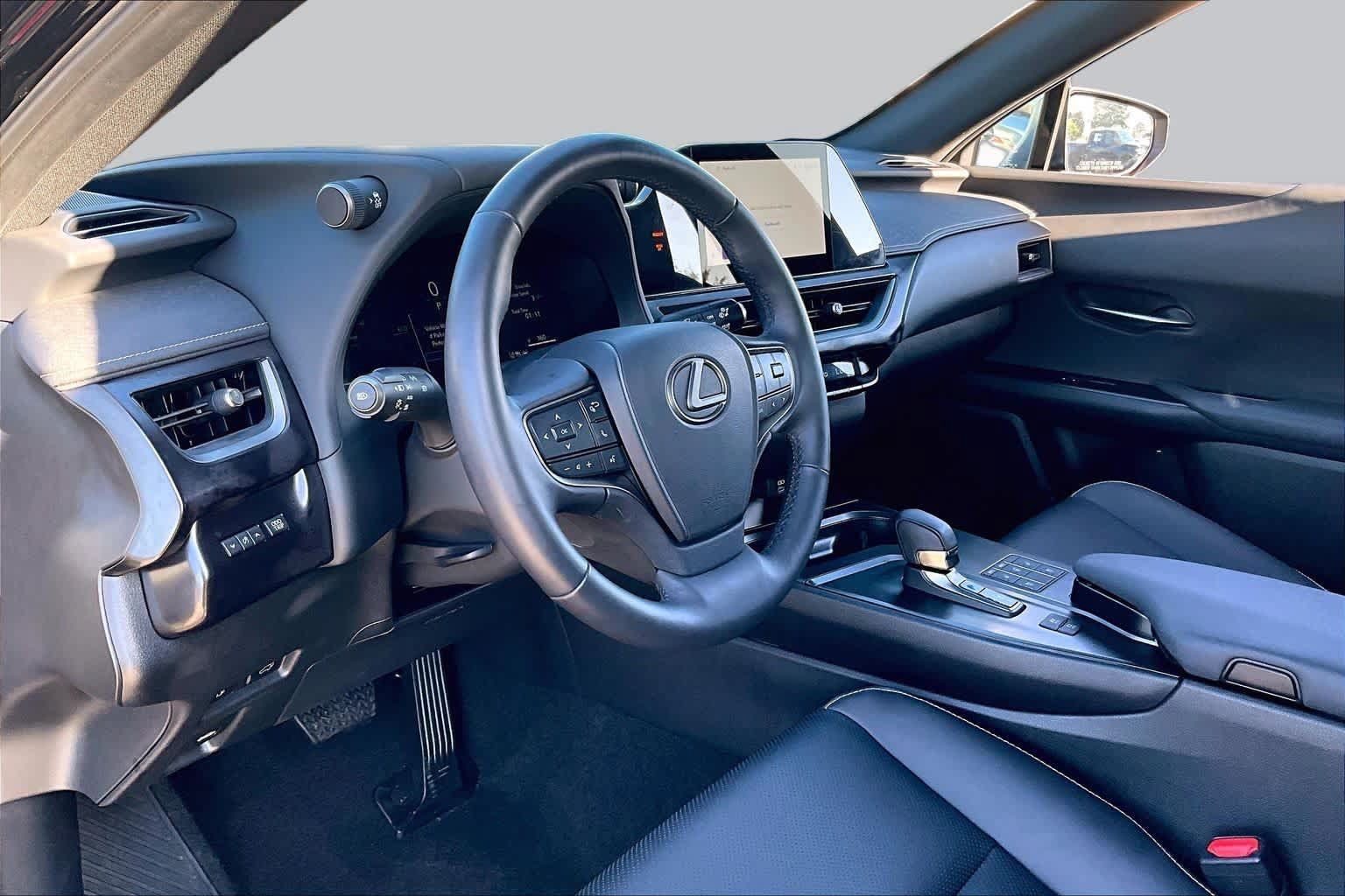 Used 2025 Lexus UX 300h FWD w/ Accessory Package (Z1) image 15