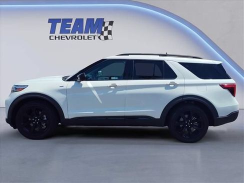 Used 2023 Ford Explorer ST-Line w/ Class IV Trailer Tow Package RWD image 2