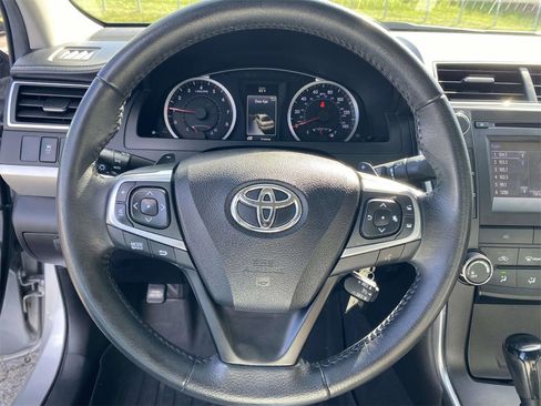 Used 2017 Toyota Camry image 17