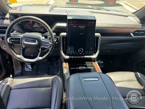 Used 2025 GMC Yukon XL Denali AWD/4WD image 16