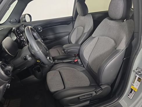 Used 2023 MINI Cooper 2-Door Hardtop FWD image 16