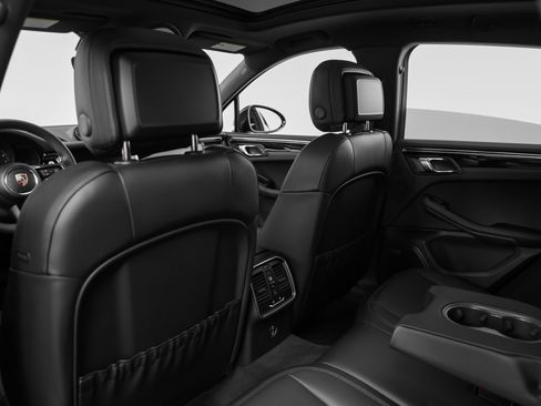 Certified 2025 Porsche Macan image 39