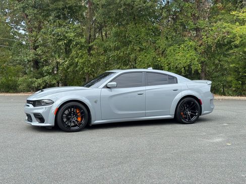 Used 2022 Dodge Charger SRT Hellcat w/ Harman/Kardon Audio Group image 5