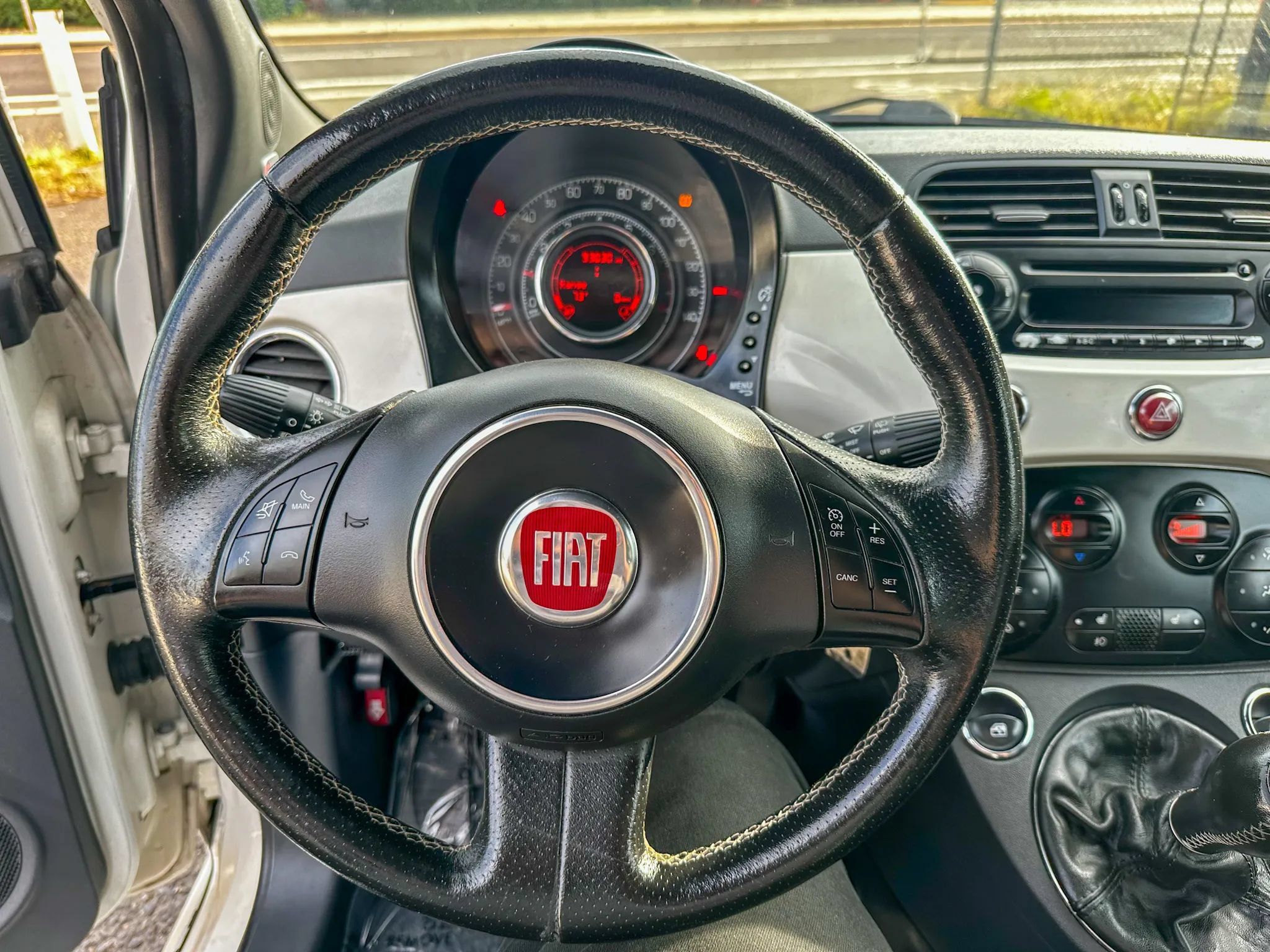 Used 2013 FIAT 500 Turbo w/ Beats Audio Pkg FWD image 14