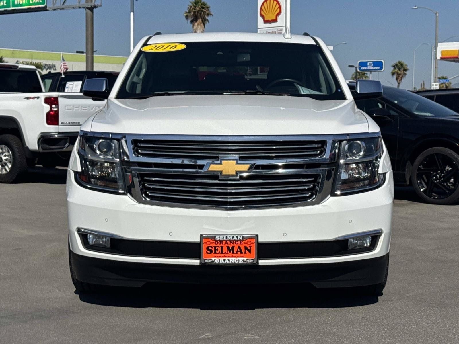 Used 2016 Chevrolet Suburban LTZ RWD image 2