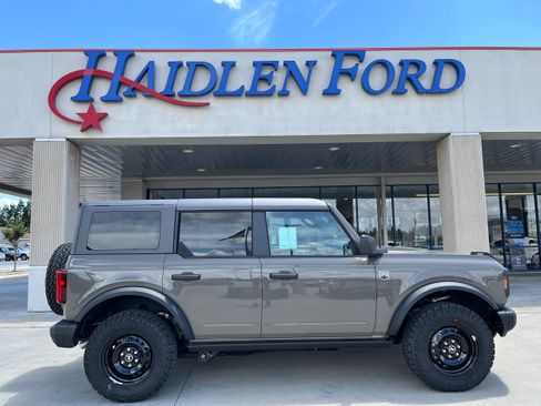 New 2026 Ford Bronco Big Bend w/ Black Diamond Package AWD/4WD image 5