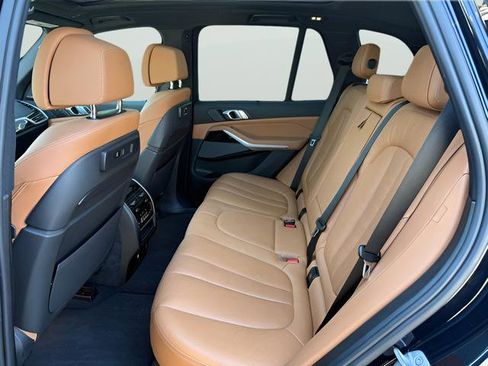 Used 2021 BMW X5 xDrive40i w/ M Sport Package image 33