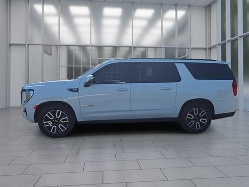Used 2021 GMC Yukon XL AT4 w/ AT4 Premium Plus Package AWD/4WD image 5