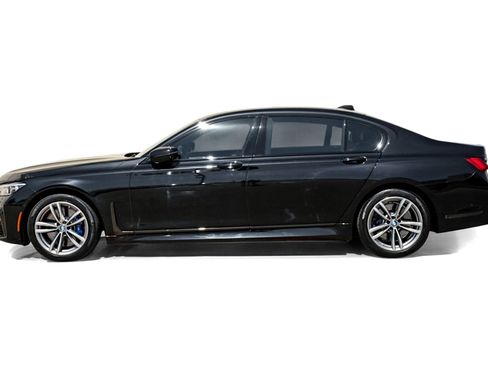 Used 2020 BMW 750i xDrive w/ Executive Package image 11