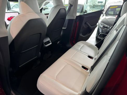 Used 2024 Tesla Model Y Long Range image 9