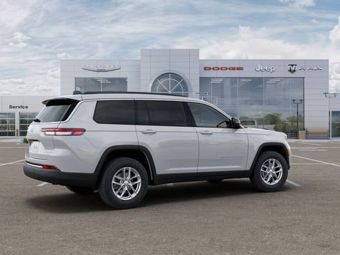 New 2025 Jeep Grand Cherokee L Laredo image 4