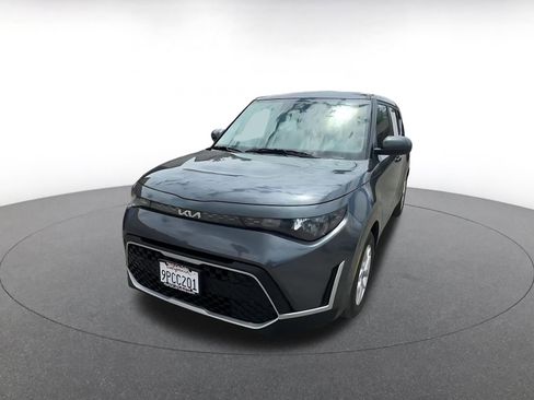 Used 2025 Kia Soul LX w/ LX Technology Package FWD image 7
