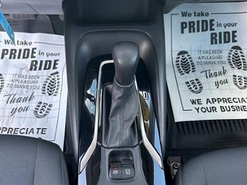 Used 2022 Toyota Corolla LE image 18