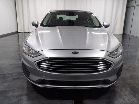 Used 2020 Ford Fusion SE image 2