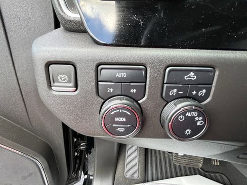 Used 2023 Chevrolet Silverado 1500 LT image 5