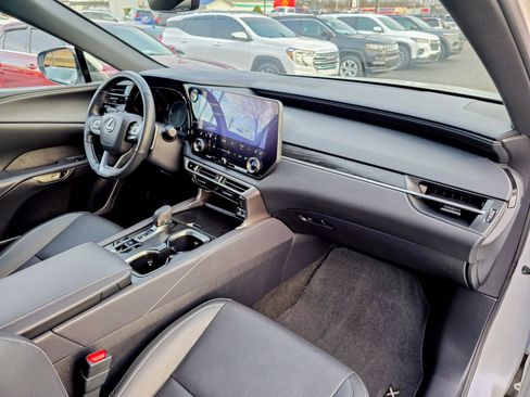 Used 2024 Lexus RX 350 Premium image 9