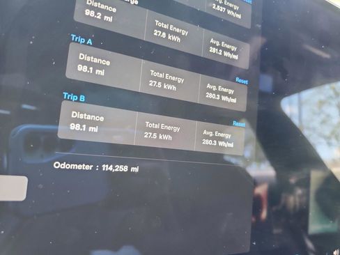 Used 2022 Tesla Model S image 32