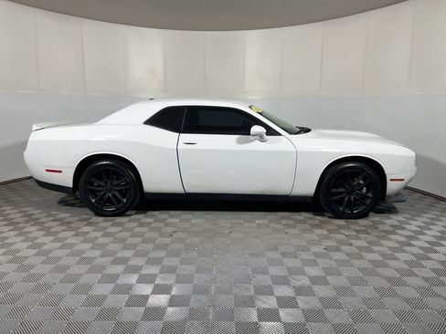Used 2022 Dodge Challenger GT AWD/4WD image 9
