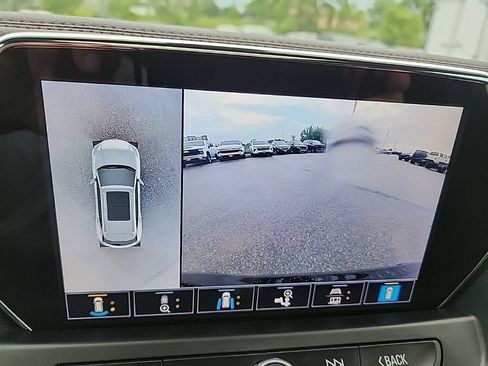 Certified 2022 Chevrolet Blazer RS w/ Enhanced Convenience Package AWD/4WD image 24