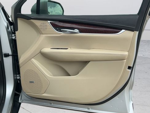 Used 2018 Cadillac XT5 Premium Luxury FWD image 23