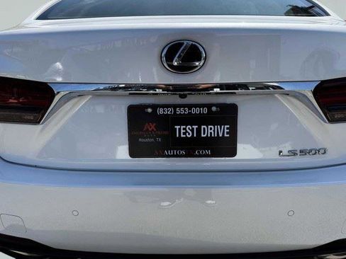 Used 2023 Lexus LS 500 w/ Accessory Package (Z2) RWD image 17