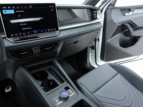 New 2026 Volkswagen Tiguan SE R-Line FWD image 23