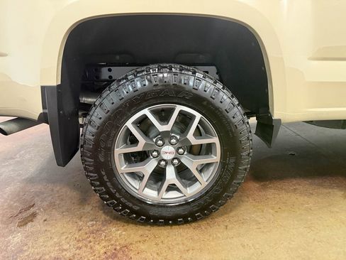 Used 2022 GMC Canyon AT4 image 91