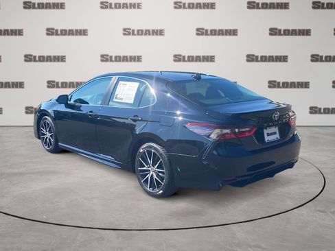 Used 2024 Toyota Camry SE FWD image 3