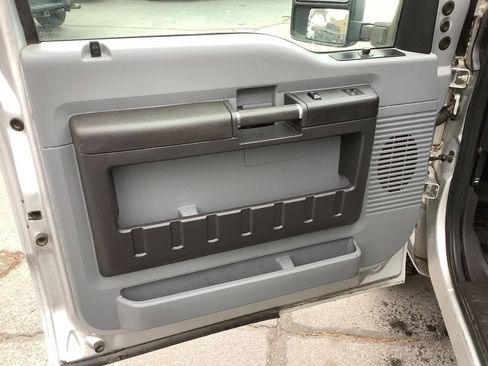 Used 2016 Ford F250 XL w/ Power Equipment Group image 29