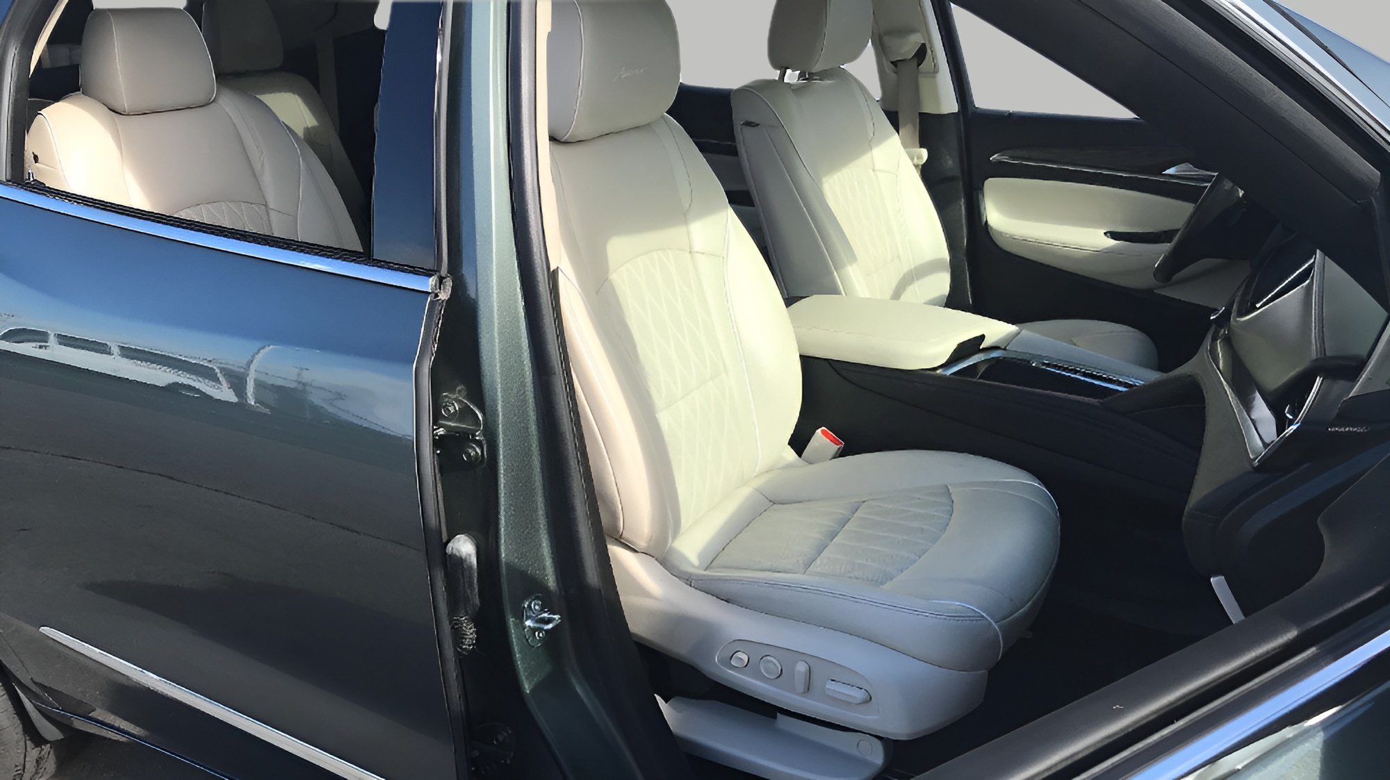 Certified 2022 Buick Enclave Avenir w/ Avenir Technology Package AWD/4WD image 17