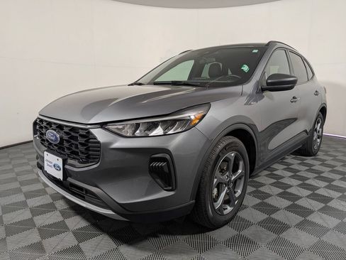 Certified 2025 Ford Escape ST-Line FWD image 4