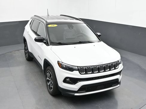 Used 2025 Jeep Compass Limited AWD/4WD image 40