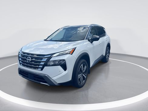 Used 2024 Nissan Rogue SL w/ SL Premium Package FWD image 8