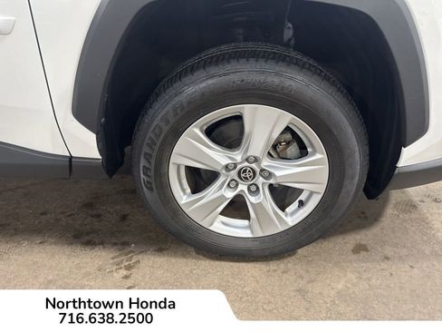 Used 2021 Toyota RAV4 XLE AWD/4WD image 14