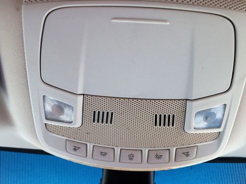 Used 2019 Ford Edge Titanium image 41